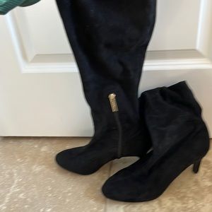 Size 9 (39) black suede boots